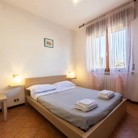 Pardini - Free Parking & Smart Tv Apartment Lucca